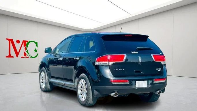 Подержанный Lincoln MKS I, 3.5 л, 2011 в Дубае от Mirza Automobile FZE Черный цвет. Японская | AUTO.AE