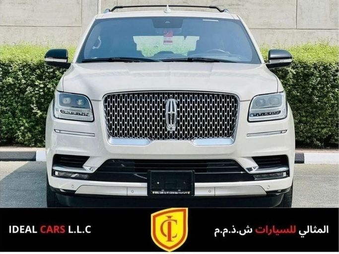 Подержанный Lincoln Navigator IV, 3.5 л, 2019 в Дубае от Ideal Cars LLC Белый цвет. GCC | AUTO.AE
