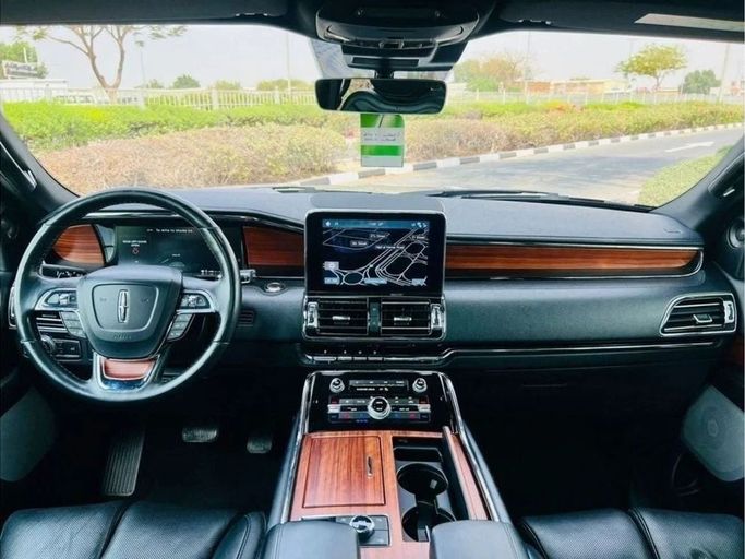 Подержанный Lincoln Navigator IV, 3.5 л, 2019 в Дубае от Ideal Cars LLC Белый цвет. GCC | AUTO.AE