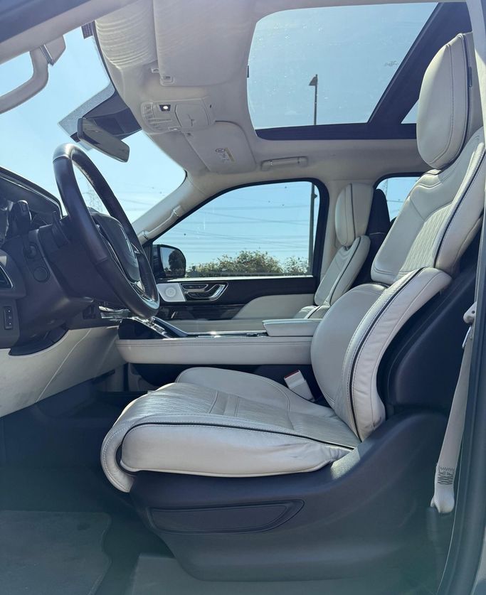 Подержанный Lincoln Navigator IV, 3.5 л, 2021 в Дубае от Ideal Cars LLC Серый цвет. GCC | AUTO.AE