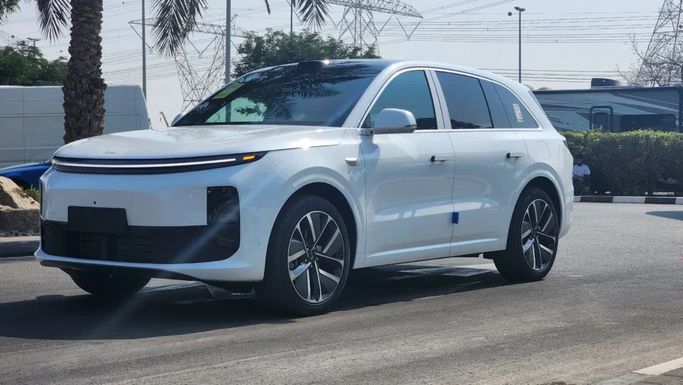 New LiXiang L6, 1.5 l, 2024 in Dubai by Alwan Global Cars, White color. Other | AUTO.AE