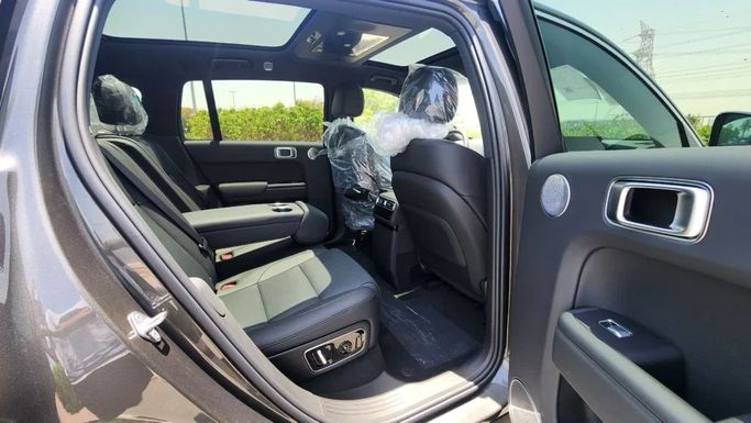 Новый LiXiang L7 I Рестайлинг, 1.5 л, 2025 в Дубае от Alwan Global Cars Серый цвет. Other | AUTO.AE