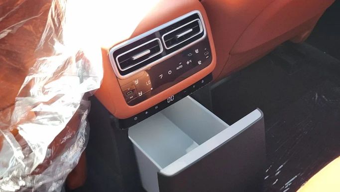 New LiXiang L7 I Facelift, 1.5 l, 2025 in Dubai by Alwan Global Cars, Grey color. Other | AUTO.AE