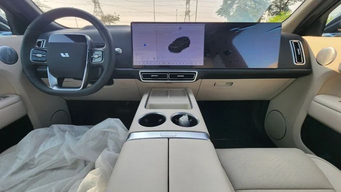 New LiXiang L7 I Facelift, 1.5 l, 2024 in Dubai by Alwan Global Cars, Black color. Other | AUTO.AE