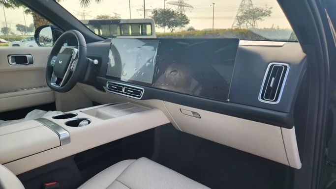 New LiXiang L7 I Facelift, 1.5 l, 2024 in Dubai by Alwan Global Cars, Black color. Other | AUTO.AE