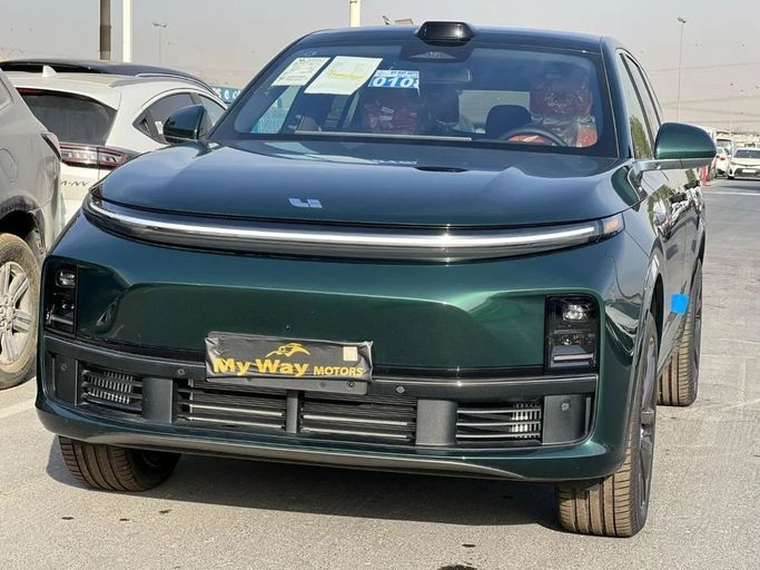 Новый LiXiang L7 I, 1.5 л, 2024 в Дубае от My Way Motors Зеленый цвет. Китайская | AUTO.AE