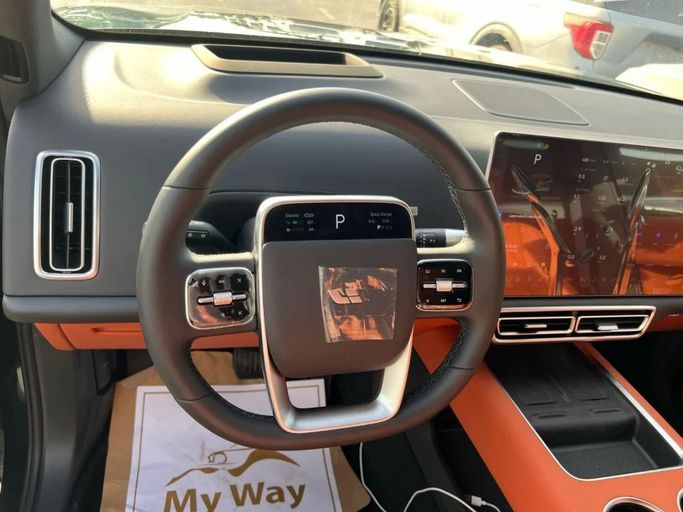 Новый LiXiang L7 I, 1.5 л, 2024 в Дубае от My Way Motors Зеленый цвет. Китайская | AUTO.AE