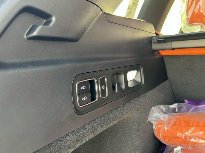 Новый LiXiang L7 I Рестайлинг, 1.5 л, 2024 в Дубае от My Way Motors Черный цвет. Китайская | AUTO.AE