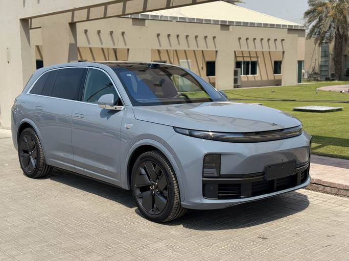 Новый LiXiang L7 I Рестайлинг, 1.5 л, 2025 в Дубае от EvExperts Голубой цвет. Китайская | AUTO.AE