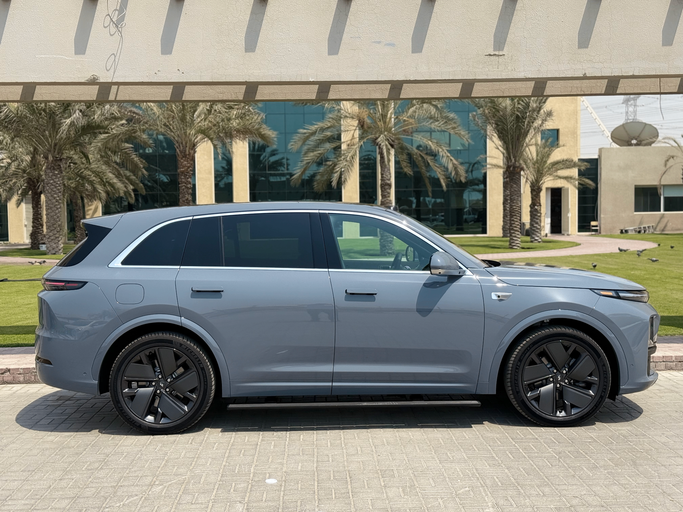 Новый LiXiang L7 I Рестайлинг, 1.5 л, 2025 в Дубае от EvExperts Голубой цвет. Китайская | AUTO.AE