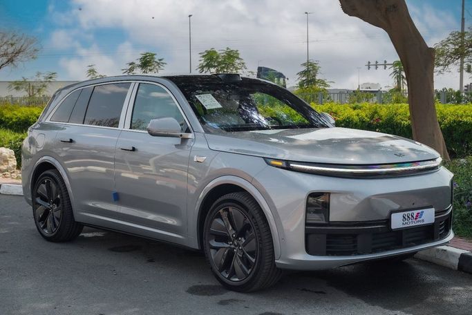 Новый LiXiang L7 I Рестайлинг, 1.5 л, 2024 в Дубае от 888 MOTORS FZCO Серебристый цвет. Китайская | AUTO.AE