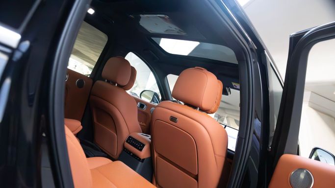 LiXiang L9 I, 2024 business suv 5 dr. for rent in Dubai by AVA car rental, black color | AUTO.AE