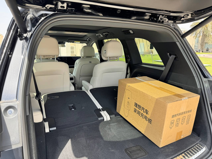 Новый LiXiang L9 I Рестайлинг, 1.5 л, 2025 в Дубае от EvExperts Черный цвет. Китайская | AUTO.AE