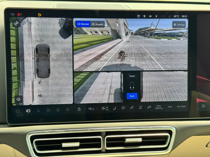 Новый LiXiang L9 I Рестайлинг, 1.5 л, 2025 в Дубае от EvExperts Черный цвет. Китайская | AUTO.AE