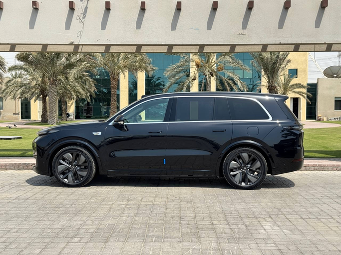 Новый LiXiang L9 I Рестайлинг, 1.5 л, 2025 в Дубае от EvExperts Черный цвет. Китайская | AUTO.AE