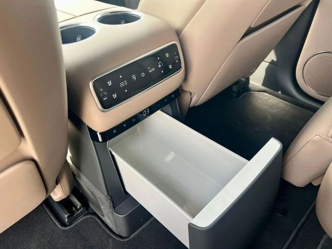 Новый LiXiang L9 I Рестайлинг, 1.5 л, 2025 в Дубае от My Way Motors Серебристый цвет. Китайская | AUTO.AE