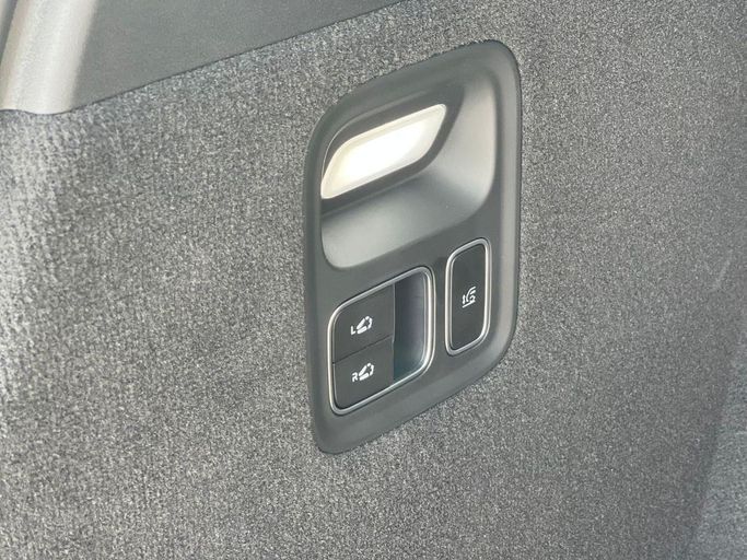 Новый LiXiang L9 I Рестайлинг, 1.5 л, 2025 в Дубае от My Way Motors Серебристый цвет. Китайская | AUTO.AE