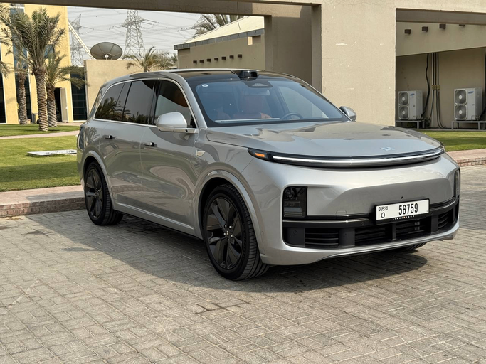 Used LiXiang L9 I Facelift, 1.5 l, 2025 in Dubai by EvExperts, Silver color. Chinese Specs | AUTO.AE