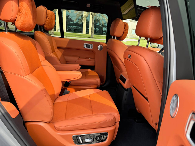 Used LiXiang L9 I Facelift, 1.5 l, 2025 in Dubai by EvExperts, Silver color. Chinese Specs | AUTO.AE