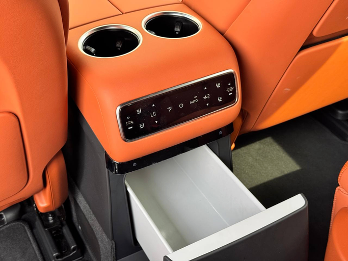 Used LiXiang L9 I Facelift, 1.5 l, 2025 in Dubai by EvExperts, Silver color. Chinese Specs | AUTO.AE