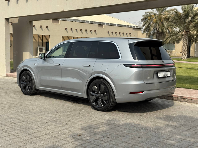 Used LiXiang L9 I Facelift, 1.5 l, 2025 in Dubai by EvExperts, Silver color. Chinese Specs | AUTO.AE