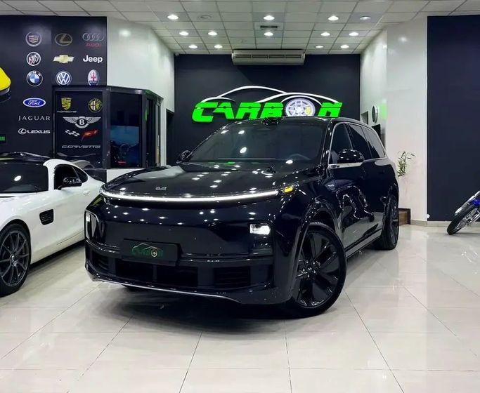 جديدة LiXiang L9 أنا فيس ليفت, 1.5 l, 2025 في في دبي من Carbon Cars، اللون أسود. المواصفات الصينية | AUTO.AE | إعلان #260802
