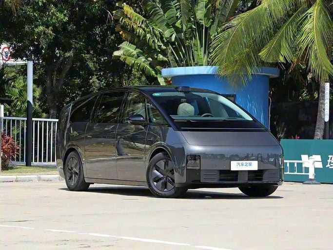 New LiXiang Mega, 2025 in Dubai by EvExperts, Grey color. Chinese Specs | AUTO.AE