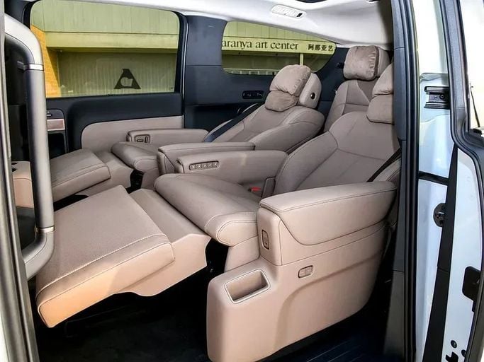 New LiXiang Mega, 2025 in Dubai by EvExperts, Grey color. Chinese Specs | AUTO.AE