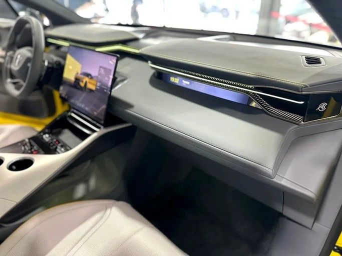 Новый Lotus Eletre, 2024 в Дубае от Top Line Motors Желтый цвет. Китайская | AUTO.AE