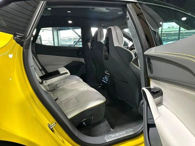 Новый Lotus Eletre, 2024 в Дубае от Top Line Motors Желтый цвет. Китайская | AUTO.AE