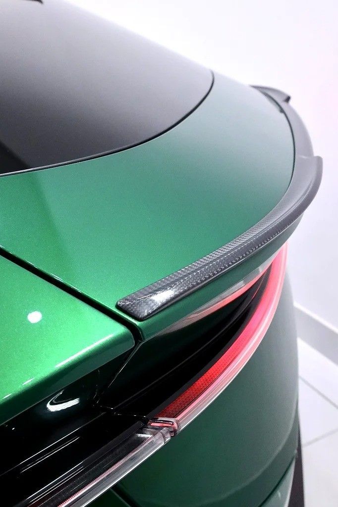 Подержанный Lotus Eletre, 2023 в Дубае от Al Faris Motors Зеленый цвет. GCC | AUTO.AE