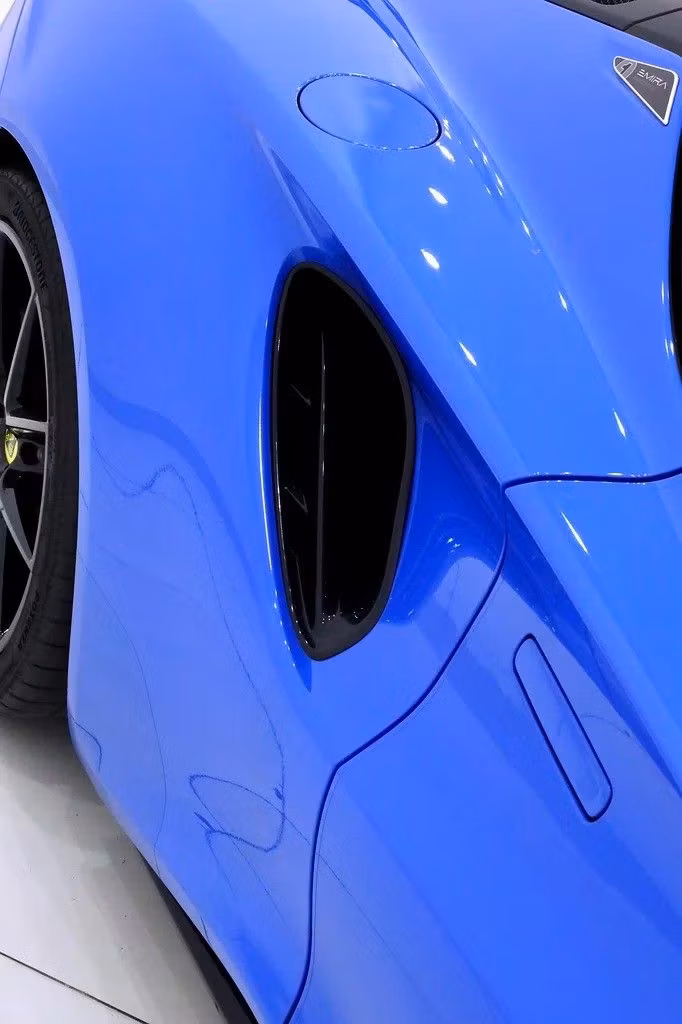 Подержанный Lotus Emira, 3.5 л, 2023 в Дубае от Al Faris Motors Голубой цвет. GCC | AUTO.AE