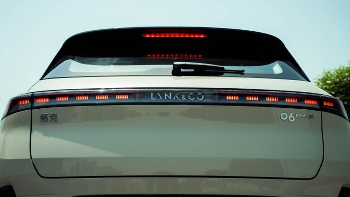 Lynk & Co 06 I Facelift, 2025  suv 5 dr. for rent in Dubai by One by One Car Rental - Angelyn, white color | AUTO.AE