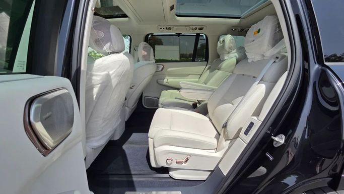 New Lynk & Co 900, 1.5 l, 2025 in Dubai by Alwan Global Cars, Black color. Other | AUTO.AE