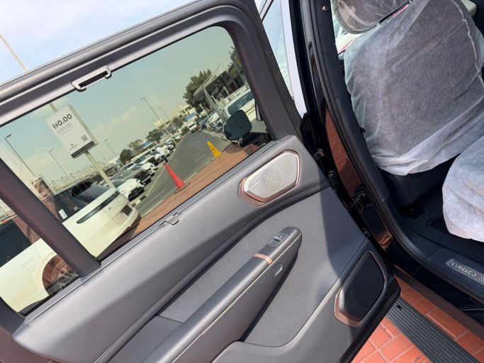 New Lynk & Co 900, 1.5 l, 2025 in Dubai by Billion Auto , Black color. Chinese Specs | AUTO.AE