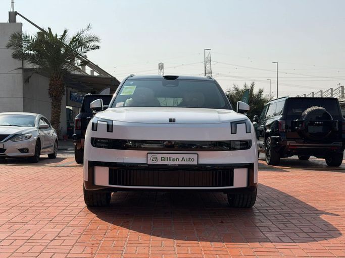 New Lynk & Co 900, 1.5 l, 2025 in Dubai by Billion Auto , White color. Chinese Specs | AUTO.AE