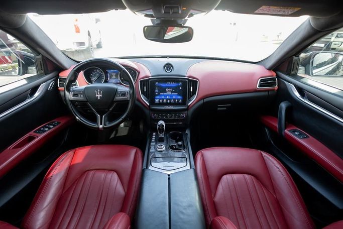 Used Maserati Ghibli III Facelift, 3.0 l, 2017 in Dubai by Linda Cars, Black color. GCC Specs | AUTO.AE