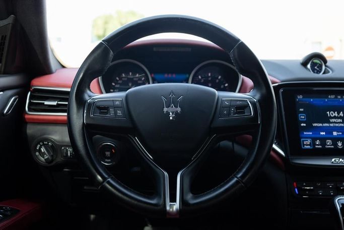 Used Maserati Ghibli III Facelift, 3.0 l, 2017 in Dubai by Linda Cars, Black color. GCC Specs | AUTO.AE