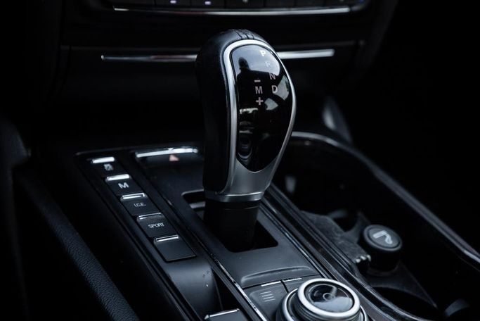 Used Maserati Ghibli III Facelift, 3.0 l, 2017 in Dubai by Linda Cars, Black color. GCC Specs | AUTO.AE