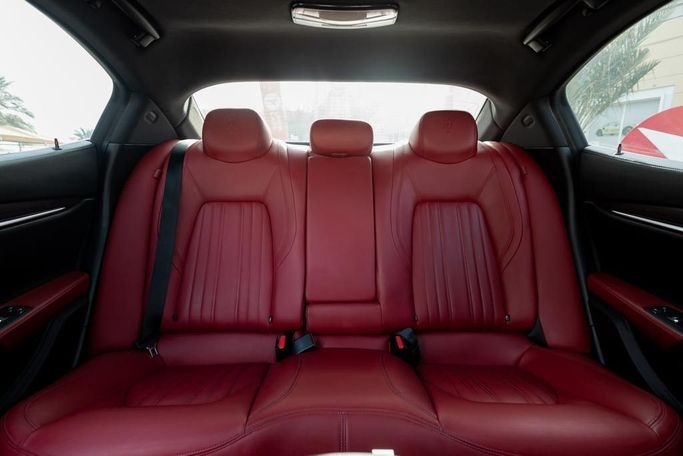 Used Maserati Ghibli III Facelift, 3.0 l, 2017 in Dubai by Linda Cars, Black color. GCC Specs | AUTO.AE