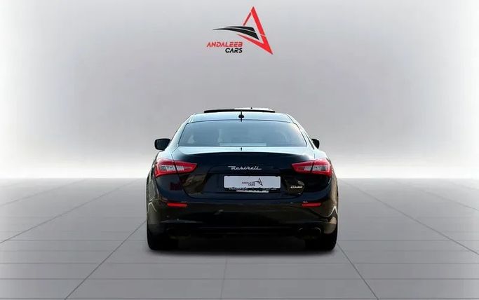 Подержанный Maserati Ghibli III, 3.0 л, 2015 в Дубае от Andaleeb Cars Черный цвет. GCC | AUTO.AE