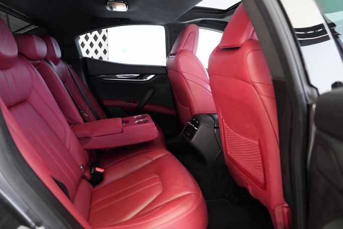 Used Maserati Ghibli III Facelift 2, 3.0 l, 2022 in Dubai by Exotic Cars, Grey color. Other | AUTO.AE