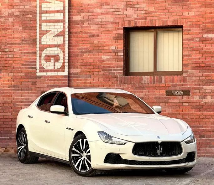 Подержанный Maserati Ghibli S III, 3.0 л, 2015 в Дубае от Morya Jeswani Cars Белый цвет. GCC | AUTO.AE