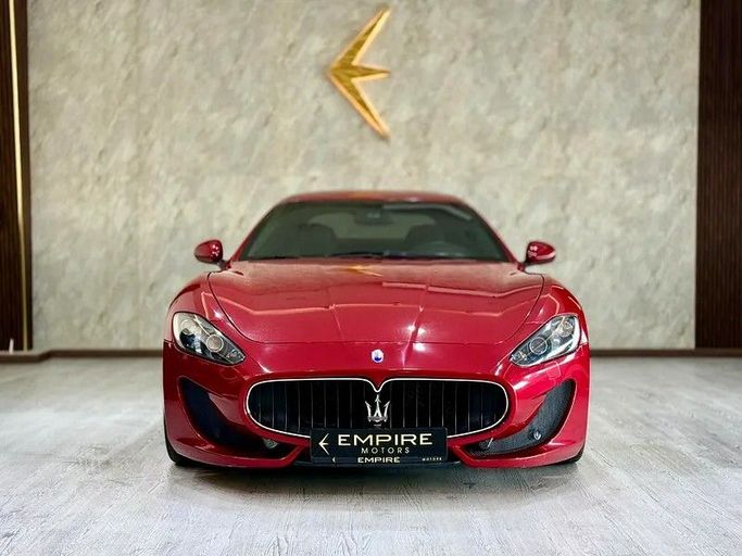 Подержанный Maserati GranTurismo I, 4.7 л, 2014 в Дубае от Empire Motors Красный цвет. GCC | AUTO.AE