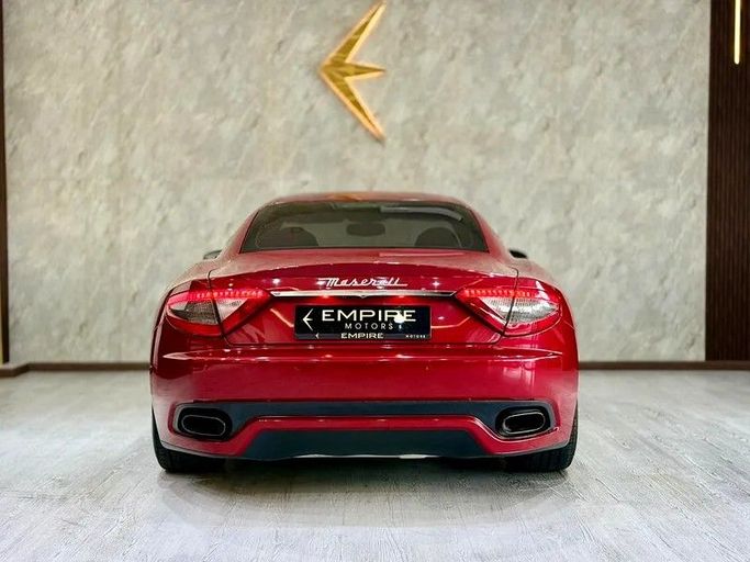 Подержанный Maserati GranTurismo I, 4.7 л, 2014 в Дубае от Empire Motors Красный цвет. GCC | AUTO.AE