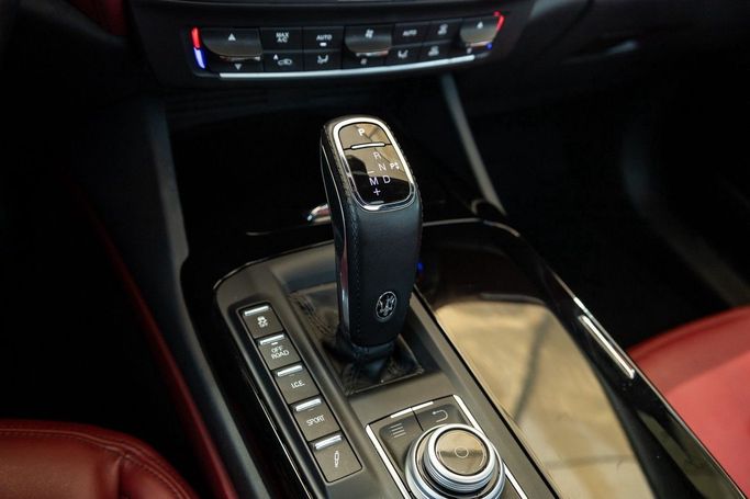 Подержанный Maserati Levante I, 3.0 л, 2020 в Дубае от Linda Cars Белый цвет. GCC | AUTO.AE