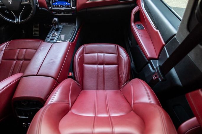 Подержанный Maserati Levante I, 3.0 л, 2017 в Дубае от Linda Cars Черный цвет. GCC | AUTO.AE