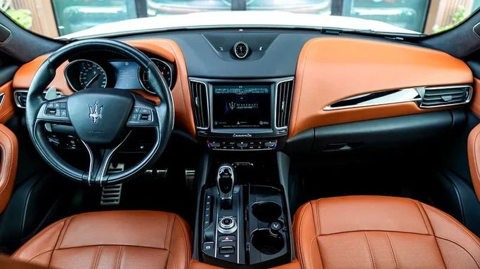 Подержанный Maserati Levante I, 3.0 л, 2017 в Дубае от 8 Ba Motors Белый цвет. Японская | AUTO.AE