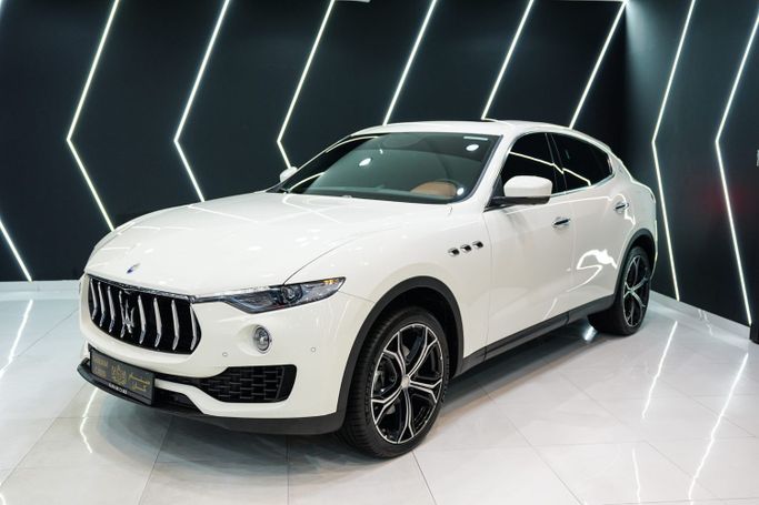 Подержанный Maserati Levante I, 3.0 л, 2019 в Дубае от Sanam Cars Белый цвет. GCC | AUTO.AE