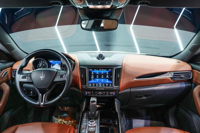 Подержанный Maserati Levante I, 3.0 л, 2019 в Дубае от Sanam Cars Белый цвет. GCC | AUTO.AE